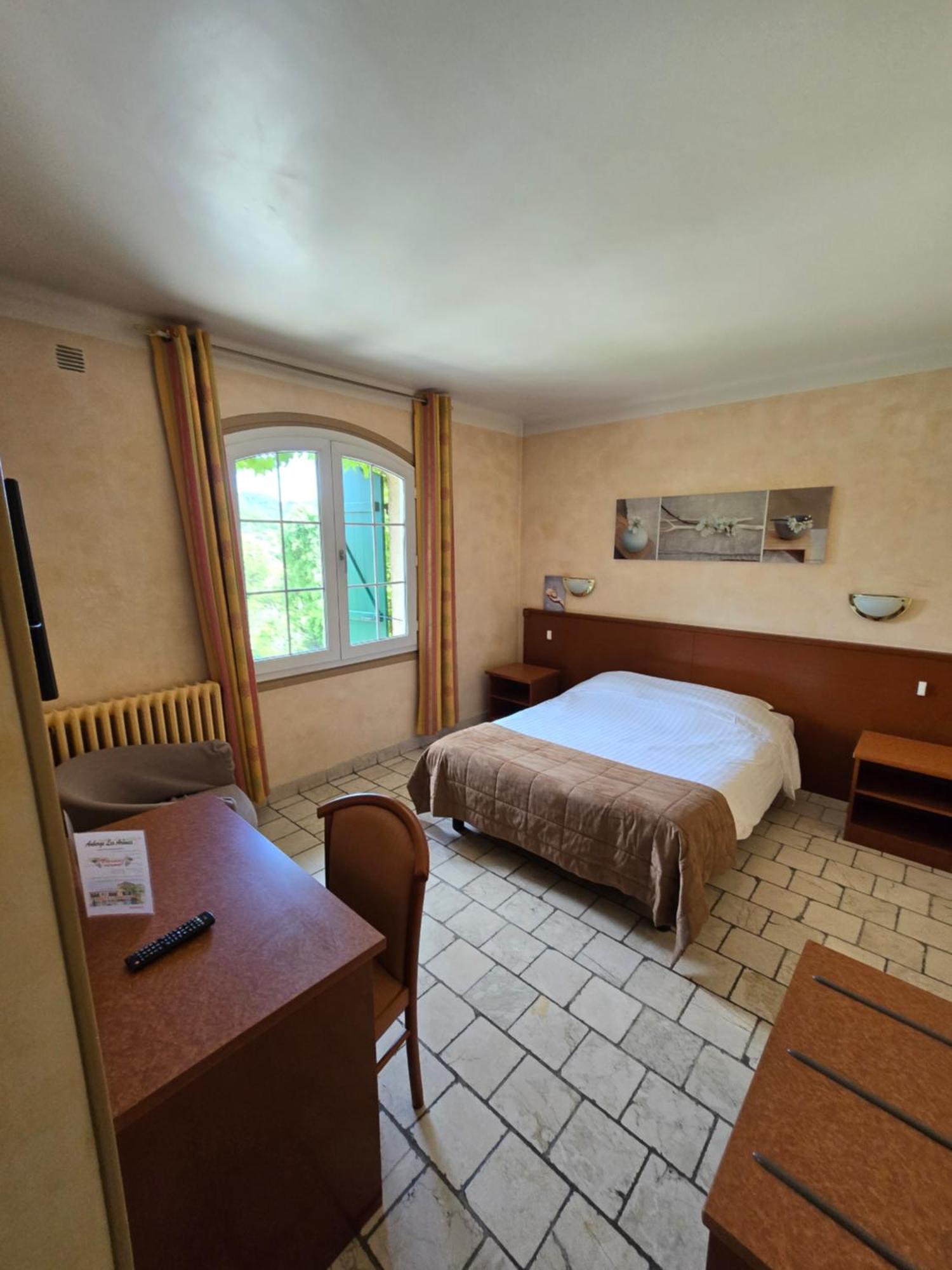 גראס Auberge Les Aromes מראה חיצוני תמונה
